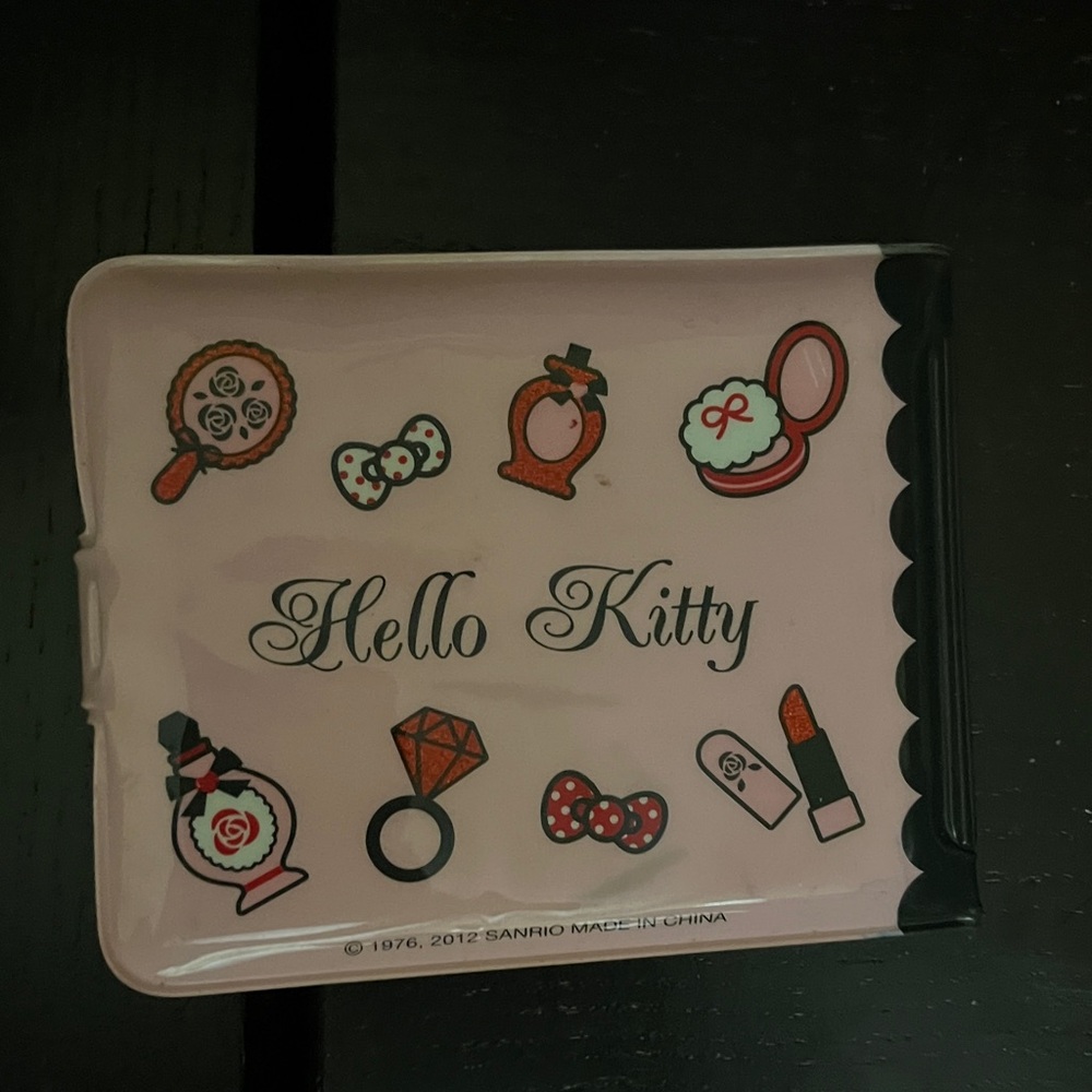 Hello Kitty Wallet - Picture 2 of 2